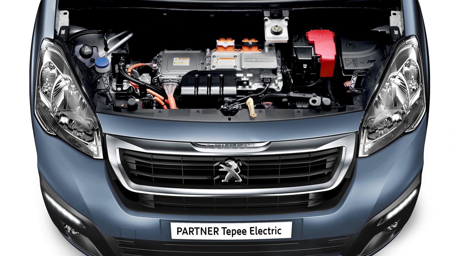 Το Partner Tepee Electric χρησιμοποιεί τον ηλεκτρικό κινητήρα των 67 ίππων και των 200 Nm ροπής, που είδαμε και στο Partner Electric van. Παίρνει ενέρ